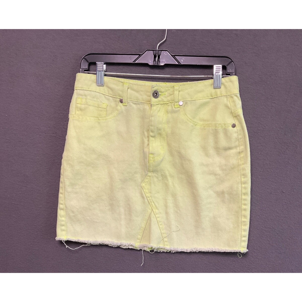 The‎ Style Between Us Greenish Yellow Denim Mini Skirt Raw Hem Size Small